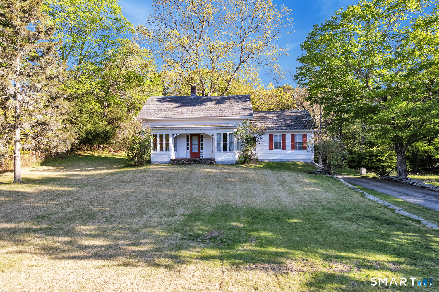215 Walnut Street Putnam, CT 06260 - Photo 2 of 39