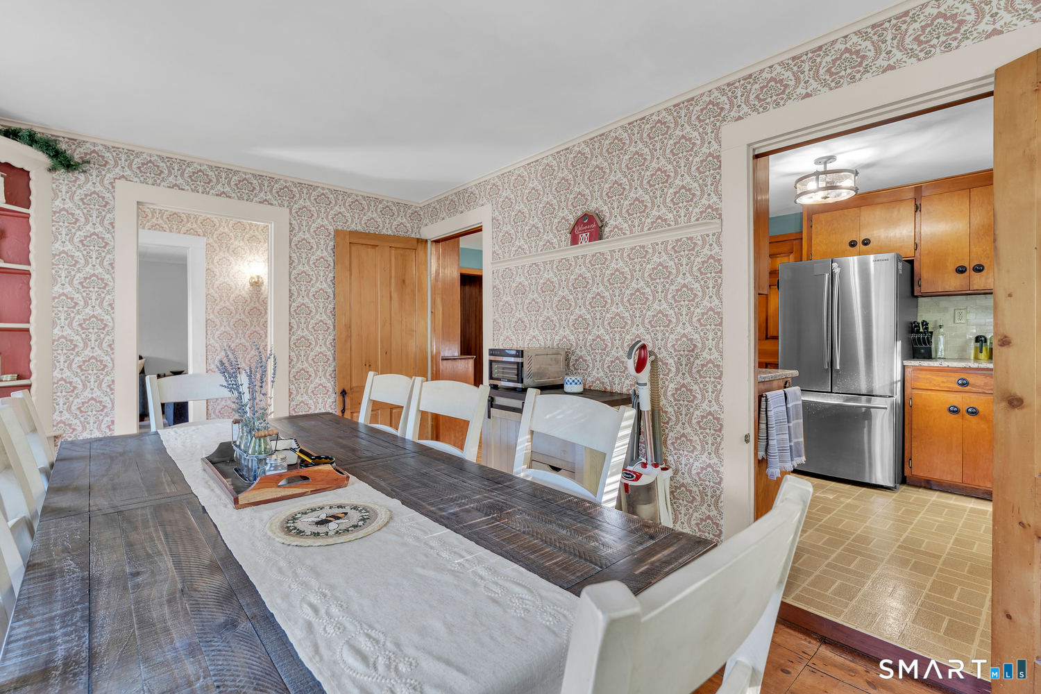 215 Walnut Street Putnam, CT 06260 - Photo 7 of 39