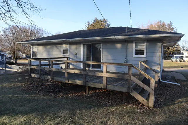 a view of house with a outdoor space