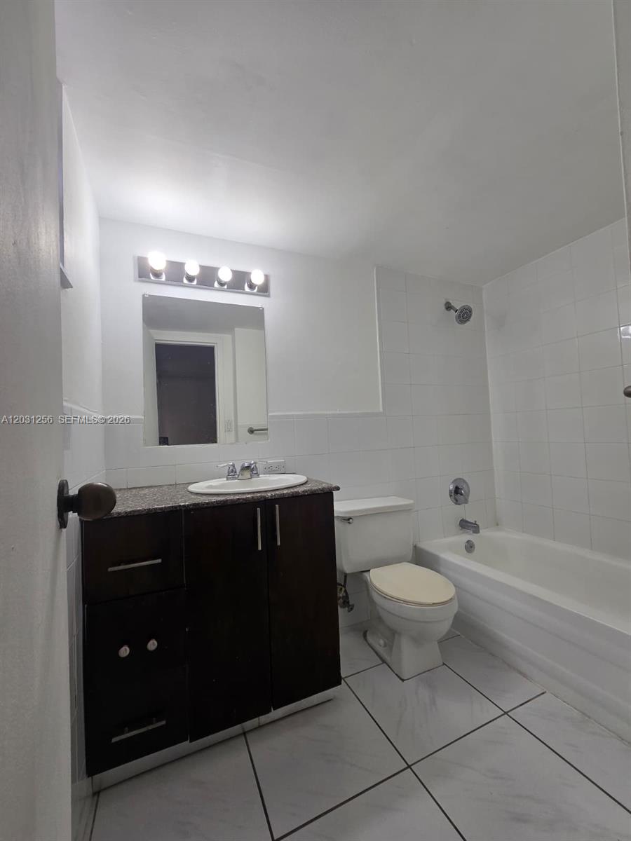 16909 North Bay Road, Unit 321 Sunny Isles Beach, FL 33160 - Photo 28 of 40