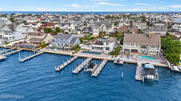 $3,695,000 | 233 Curtis Point Drive, Mantoloking, NJ 08738