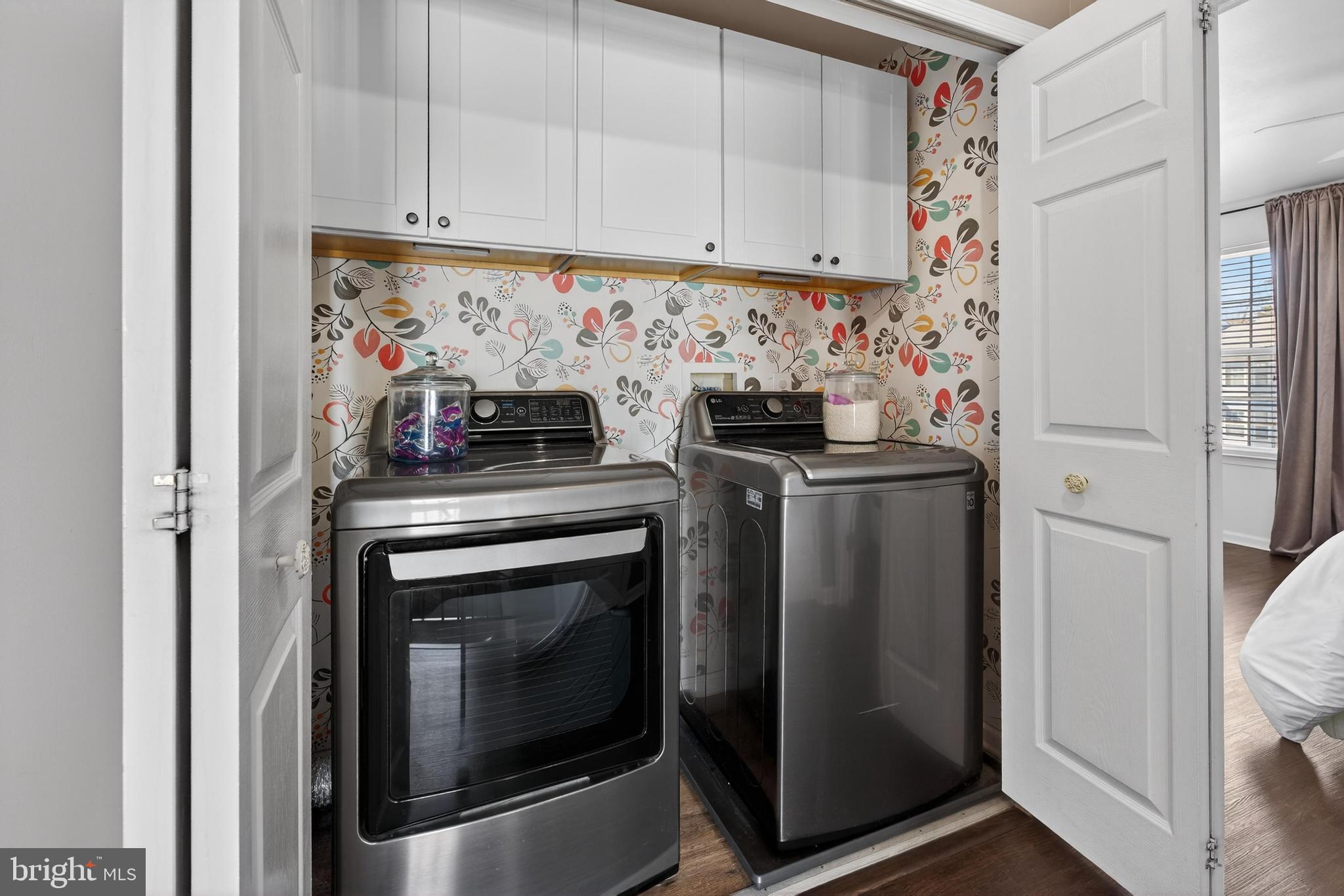 137 Pendragon Way Mantua, NJ 08051 - Photo 15 of 25 a kitchen with stainless steel appliances granite countertop a stove a refrigerator and a cabinets