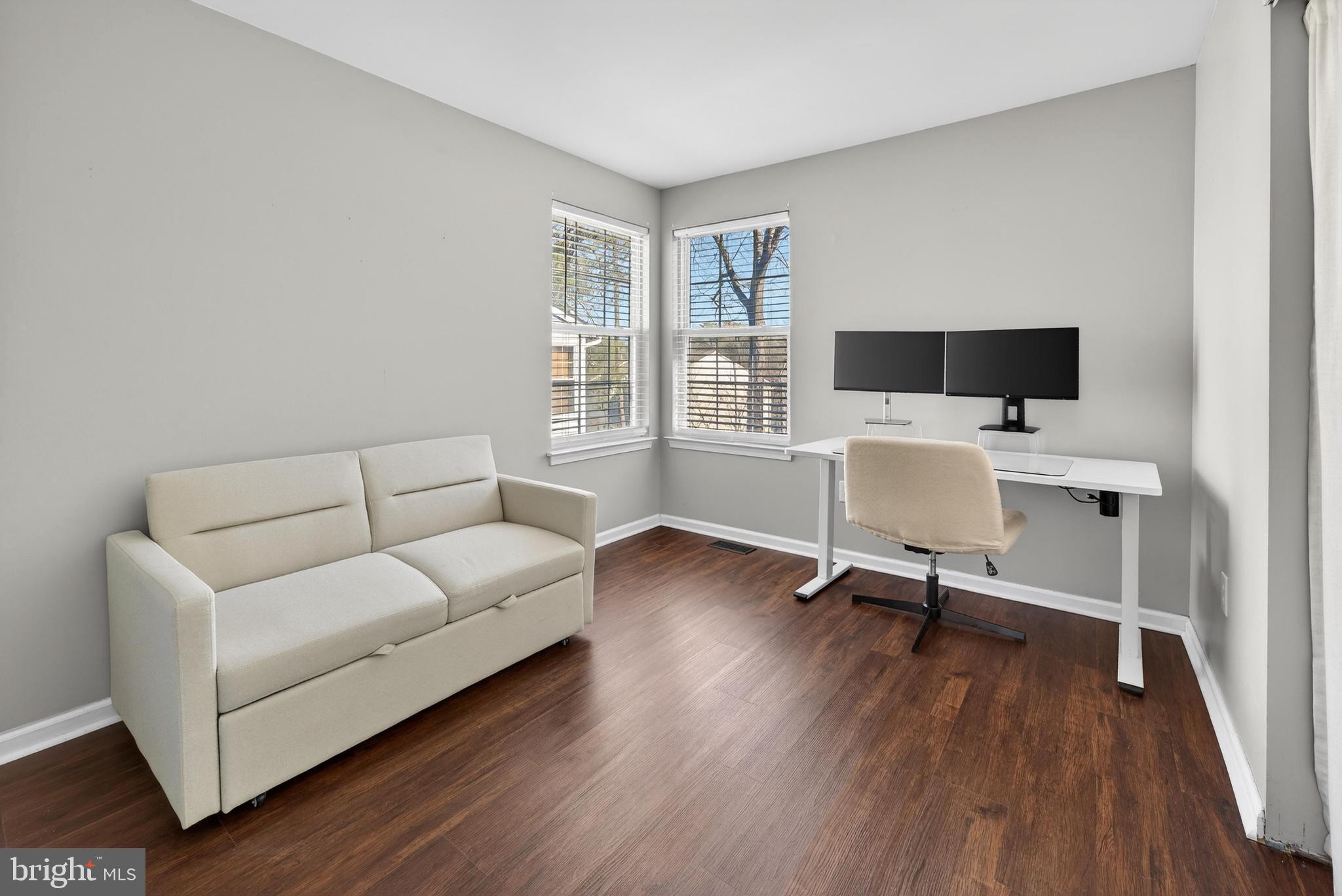 137 Pendragon Way Mantua, NJ 08051 - Photo 18 of 25 a workspace with wooden floor and a couch