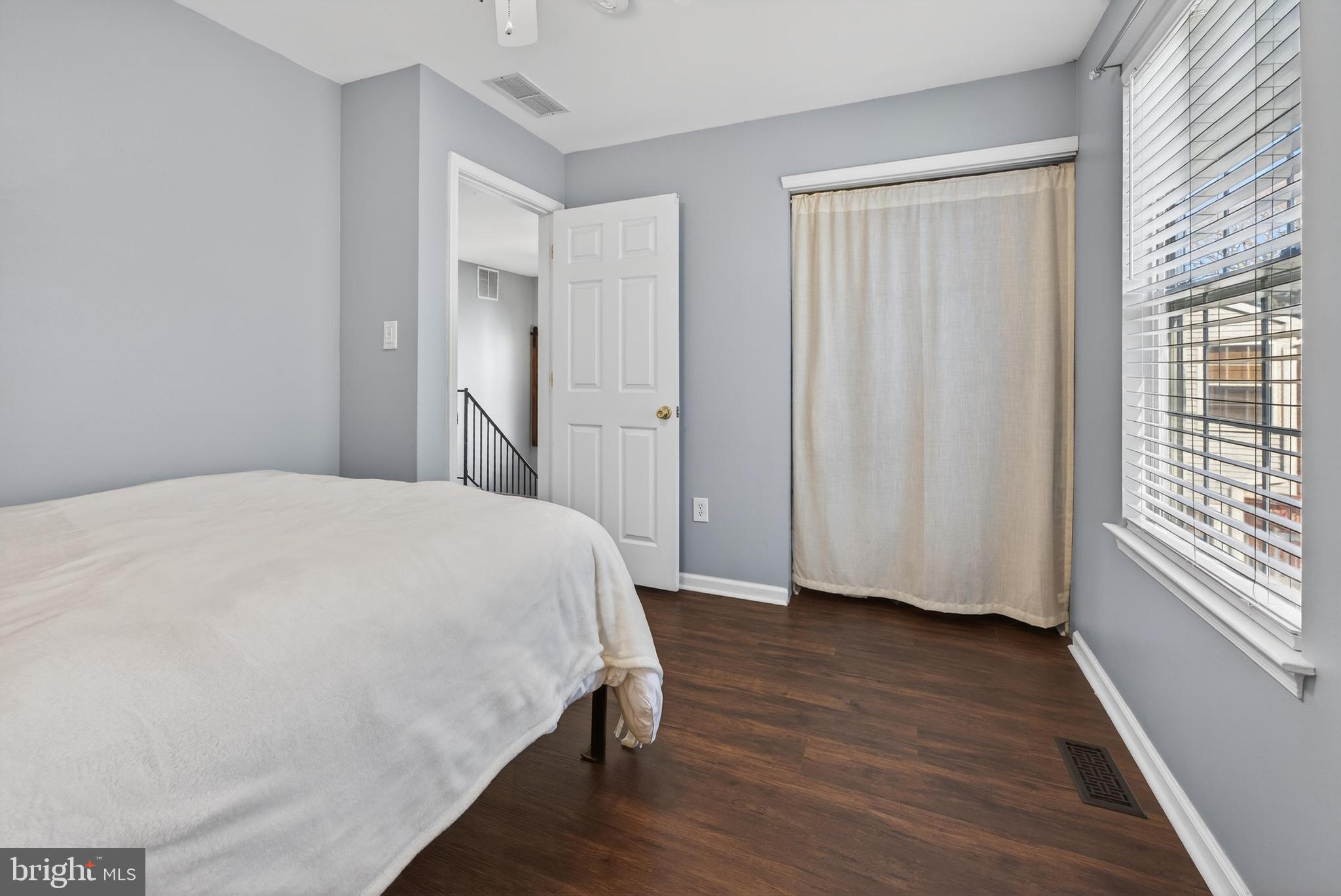 137 Pendragon Way Mantua, NJ 08051 - Photo 20 of 25 a bedroom with a bed and a window