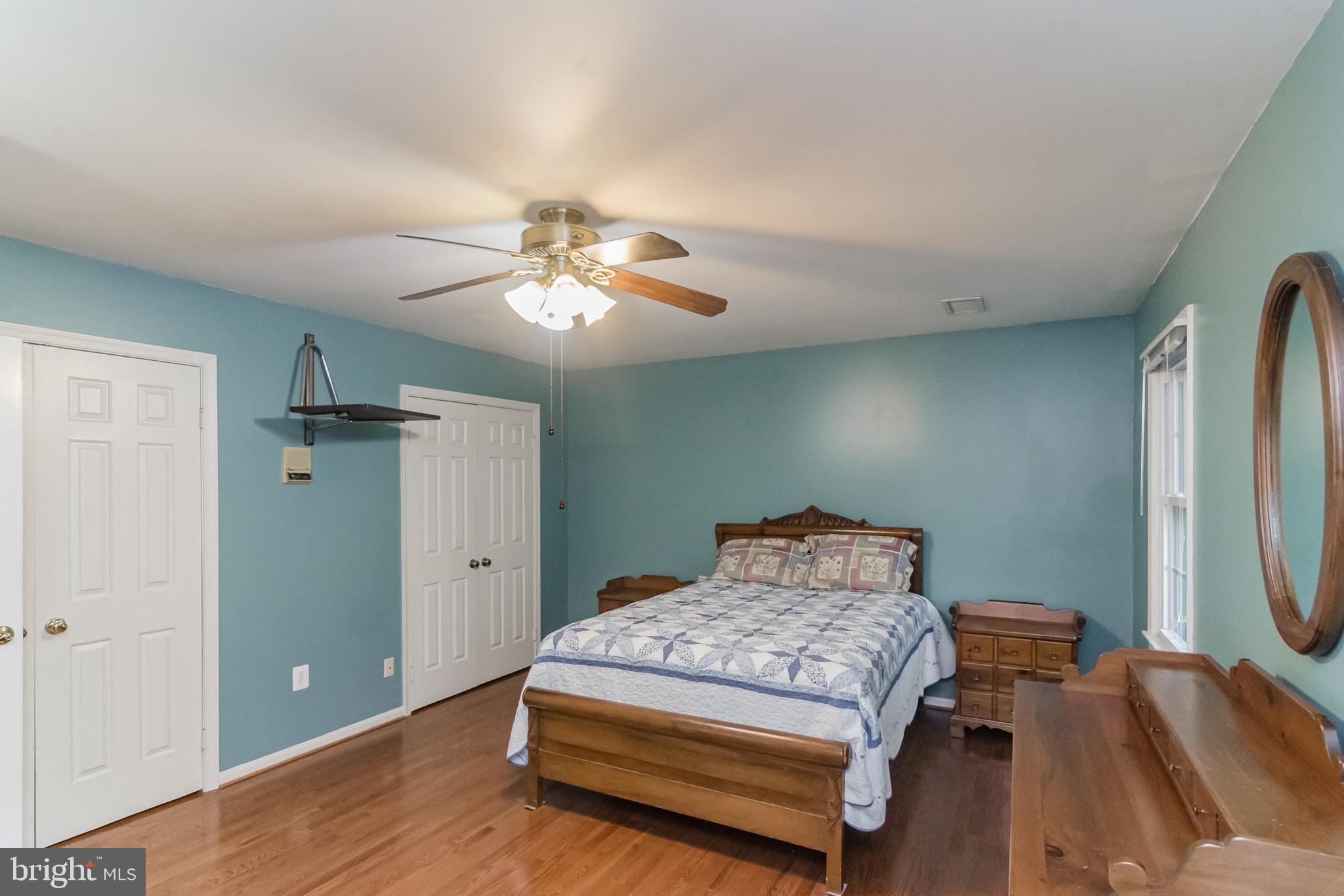 8052 Counselor Road Manassas, VA 20112 - Photo 14 of 26 HIS/HER CLOSETS