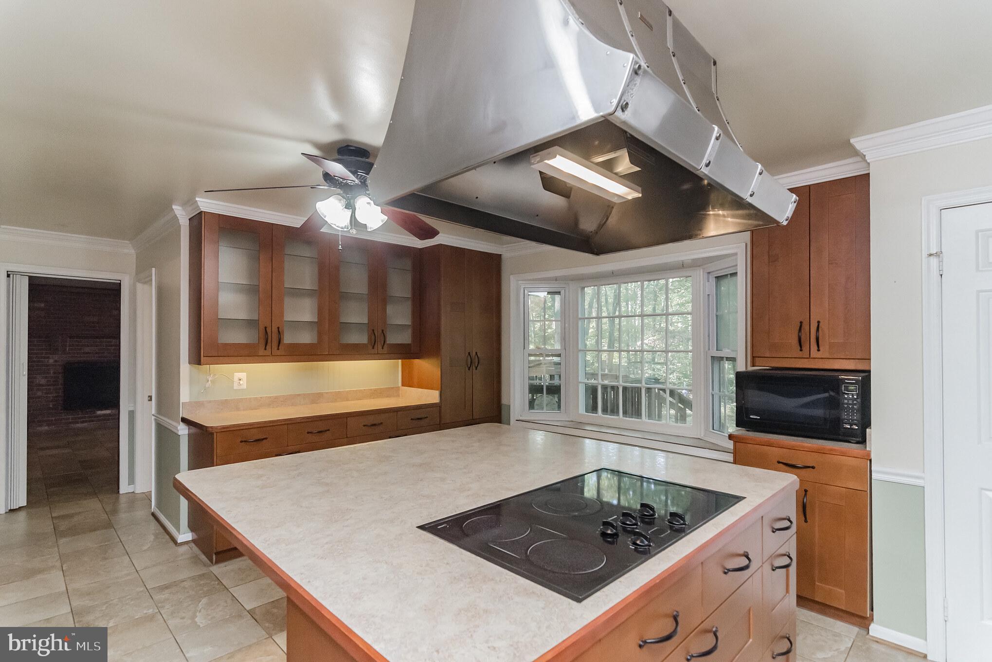 8052 Counselor Road Manassas, VA 20112 - Photo 8 of 26 STAINLESS EXHAUST FAN