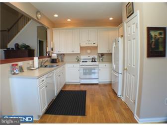 51 Windingbrook Road Bordentown, NJ 08505 - Photo 5 of 11 Kitchen