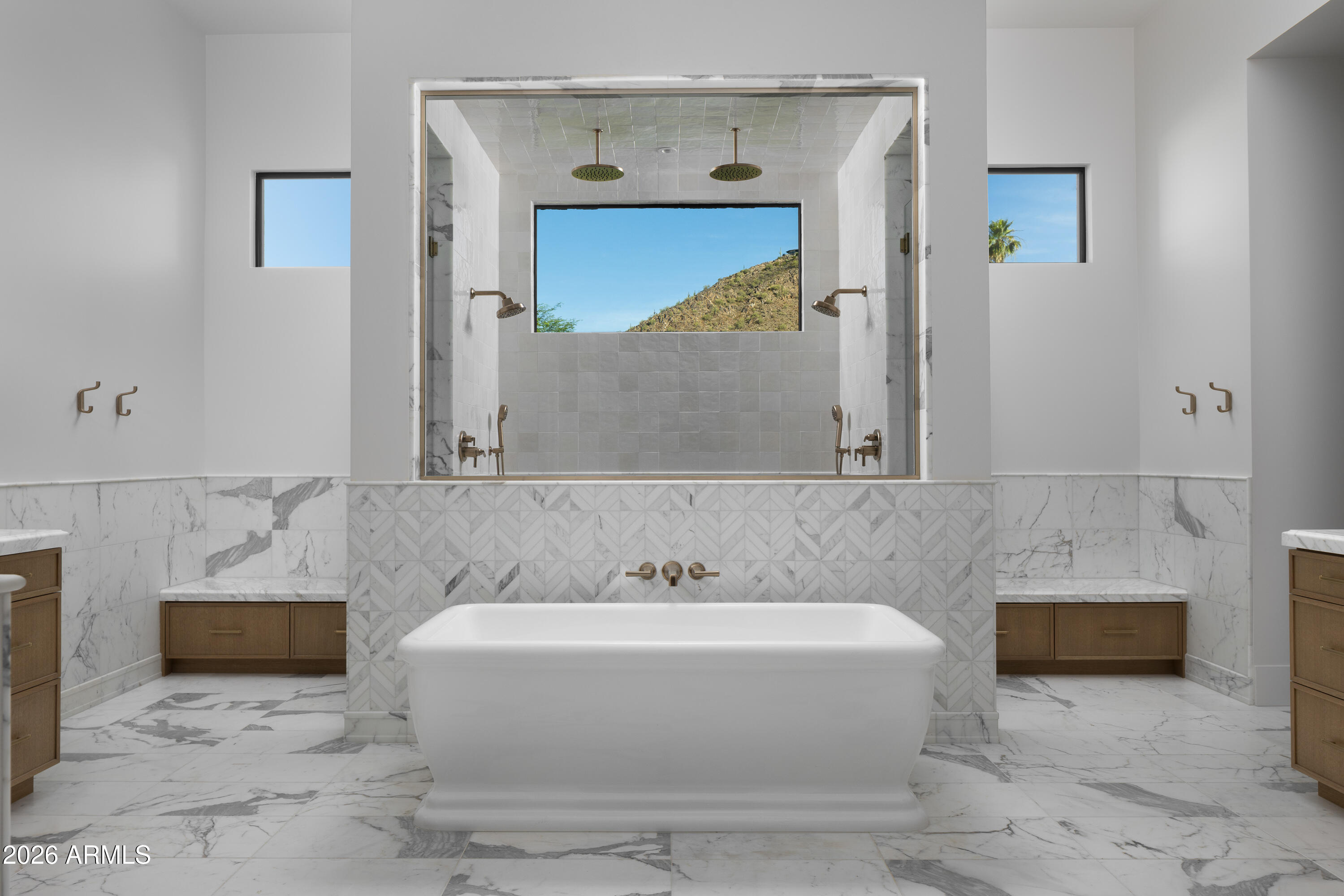 6610 North Mountain View Road Paradise Valley, AZ 85253 - Photo 20 of 27 Primary Bathroom