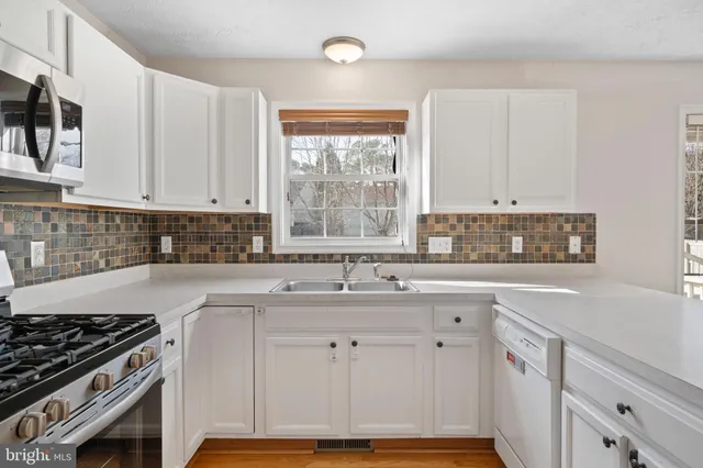 $2,450 | 21443 Hillary Court, Lexington Park, MD 20653