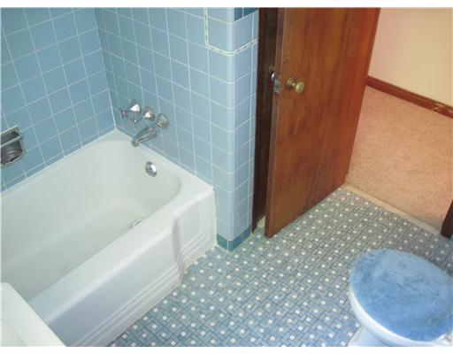 1349 McLaughlin Run Road Upper St. Clair, PA 15241 - Photo 10 of 14 Master Bath/Spa.
