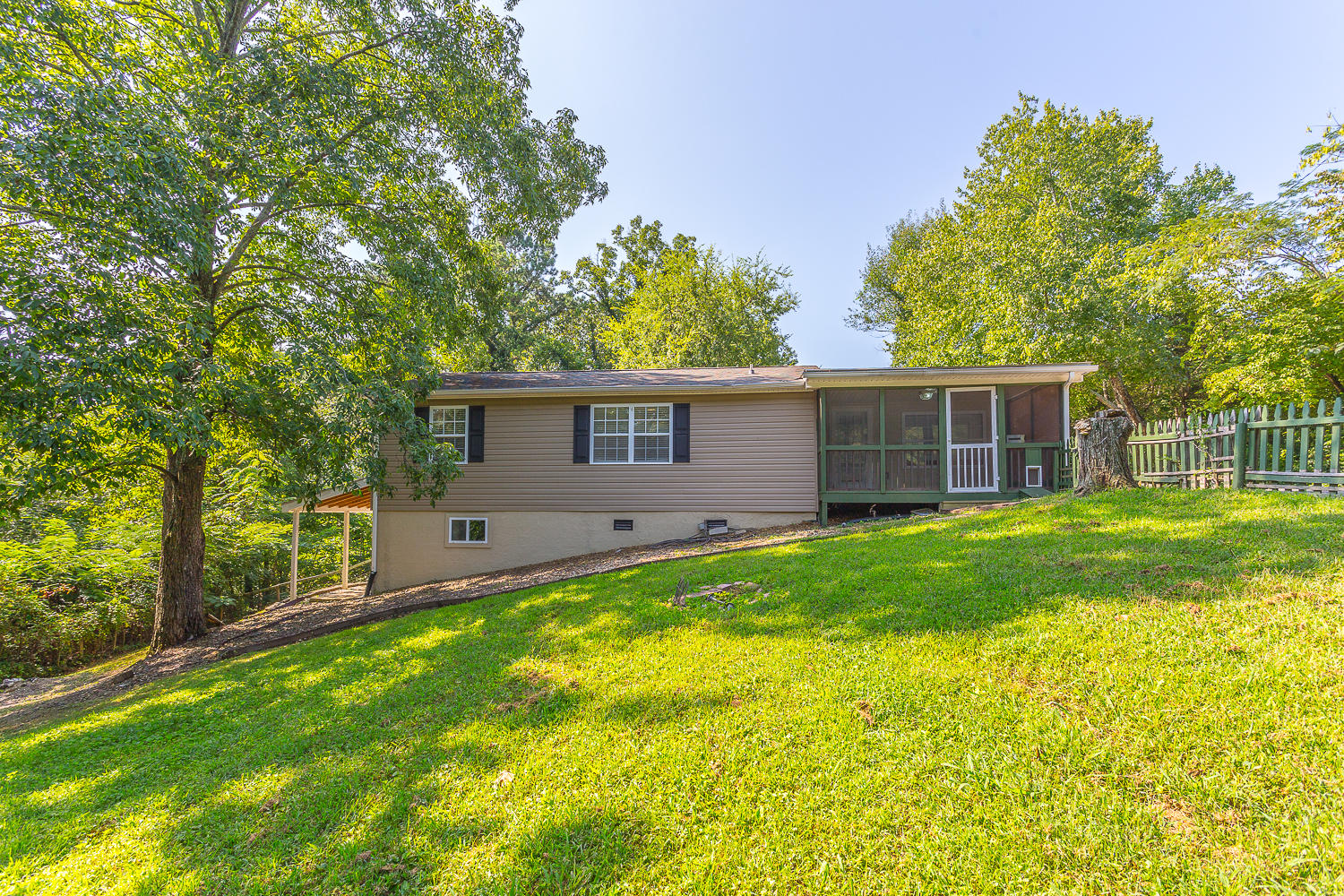 8828 Igou Gap Road Chattanooga, TN 37421 - Photo 1 of 60 8828 Igou Gap-7