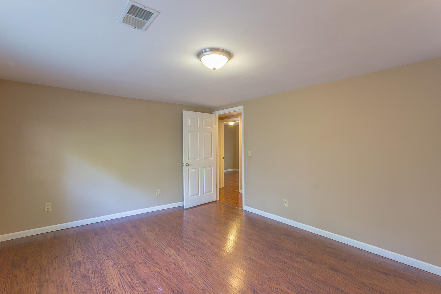 8828 Igou Gap Road Chattanooga, TN 37421 - Photo 28 of 60 8828 Igou Gap-54