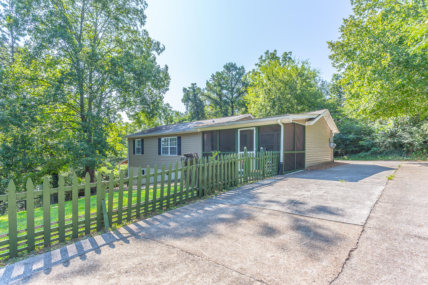 8828 Igou Gap Road Chattanooga, TN 37421 - Photo 3 of 60 8828 Igou Gap-2