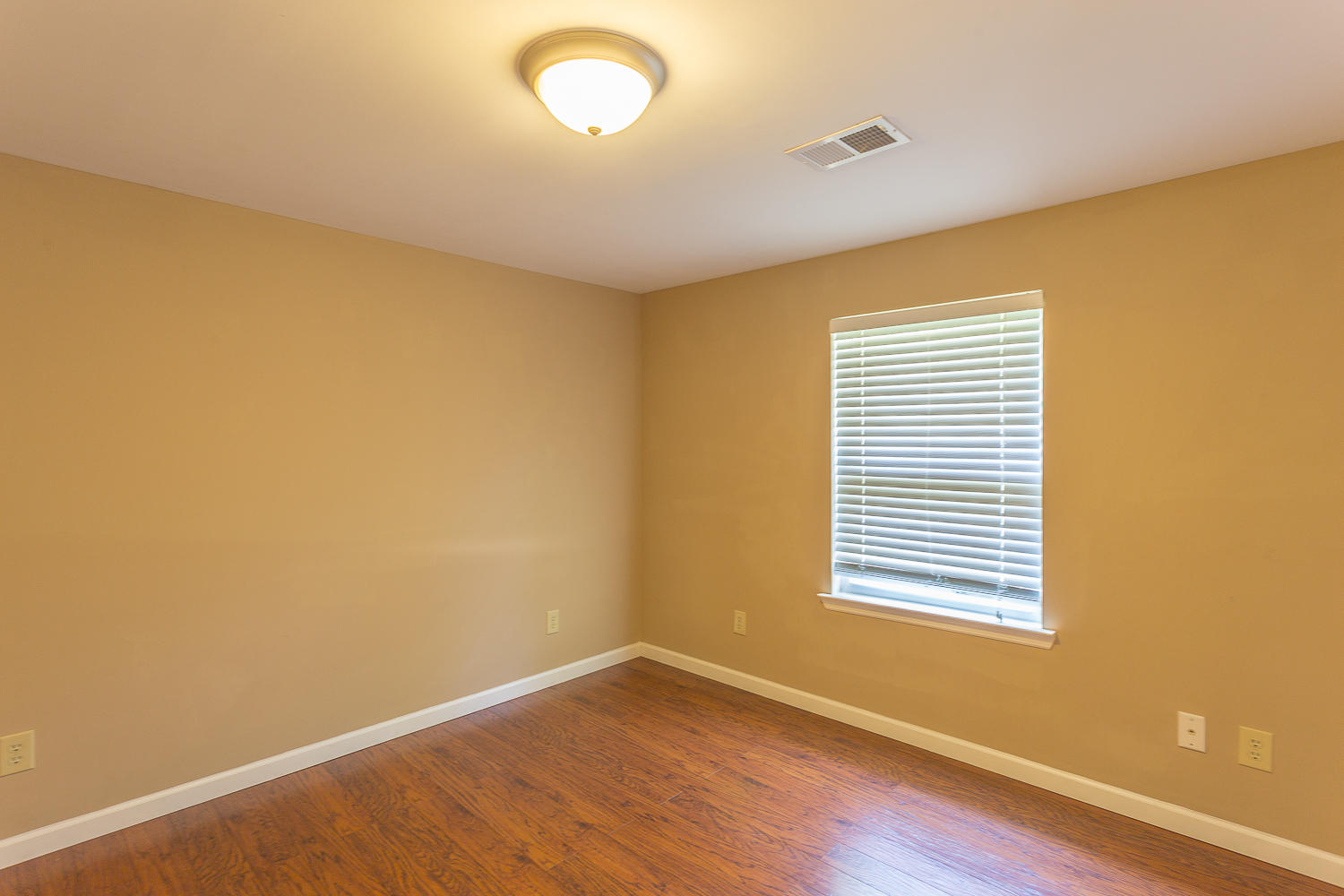 8828 Igou Gap Road Chattanooga, TN 37421 - Photo 34 of 60 8828 Igou Gap-62