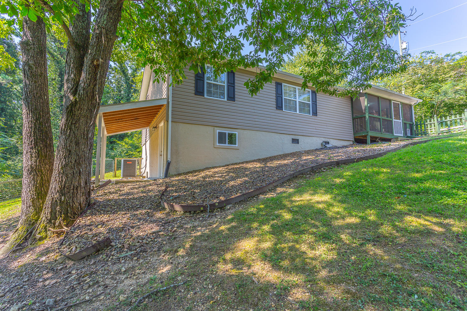 8828 Igou Gap Road Chattanooga, TN 37421 - Photo 51 of 60 8828 Igou Gap-11