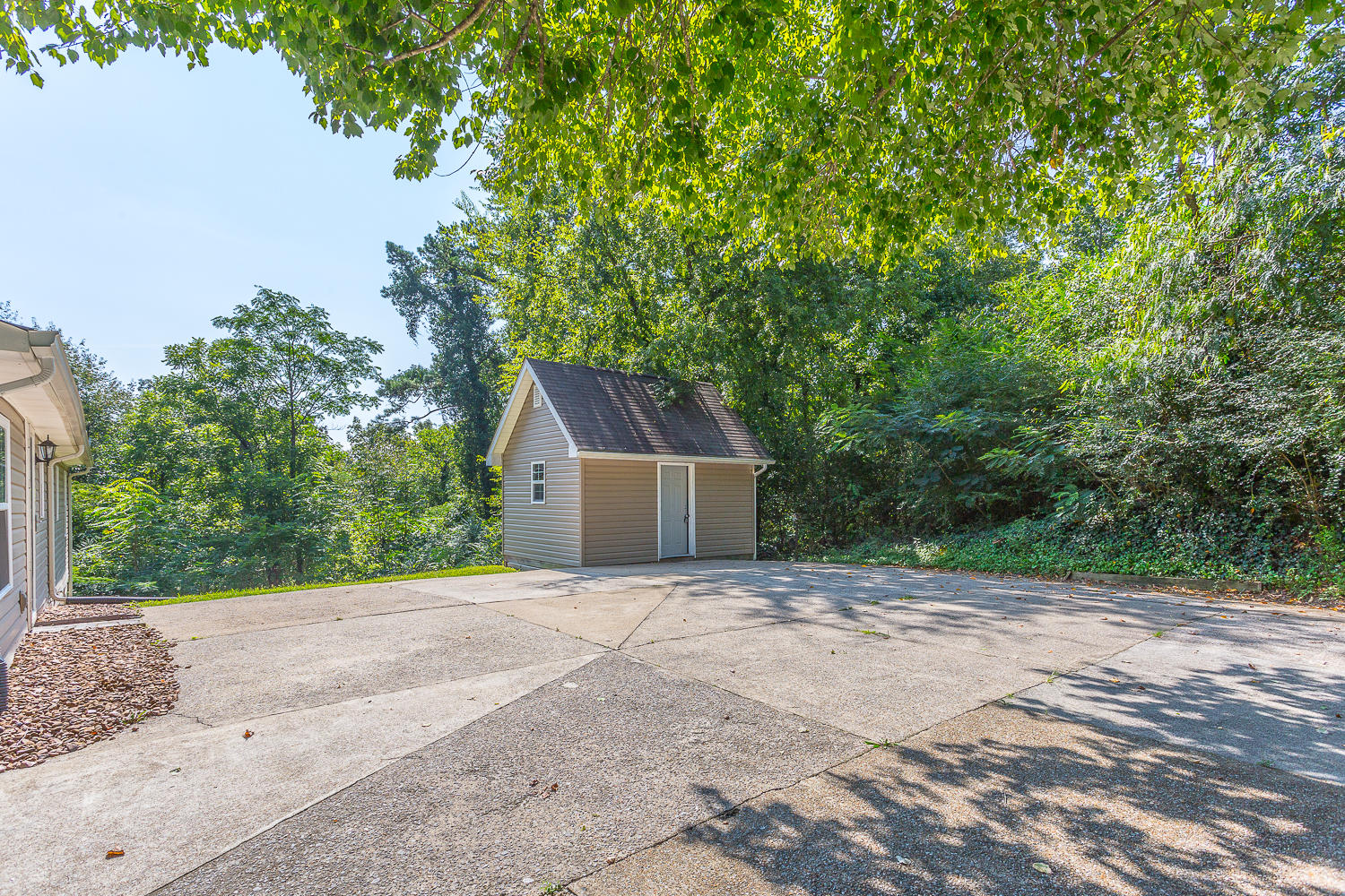 8828 Igou Gap Road Chattanooga, TN 37421 - Photo 57 of 60 8828 Igou Gap-27
