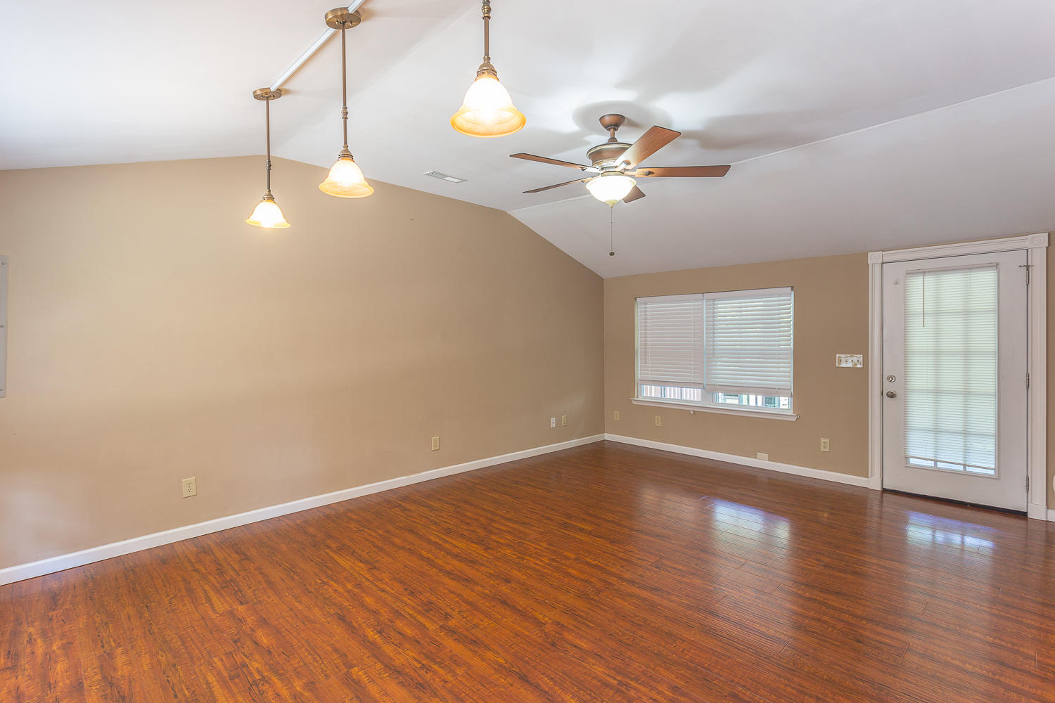 8828 Igou Gap Road Chattanooga, TN 37421 - Photo 9 of 60 8828 Igou Gap-35