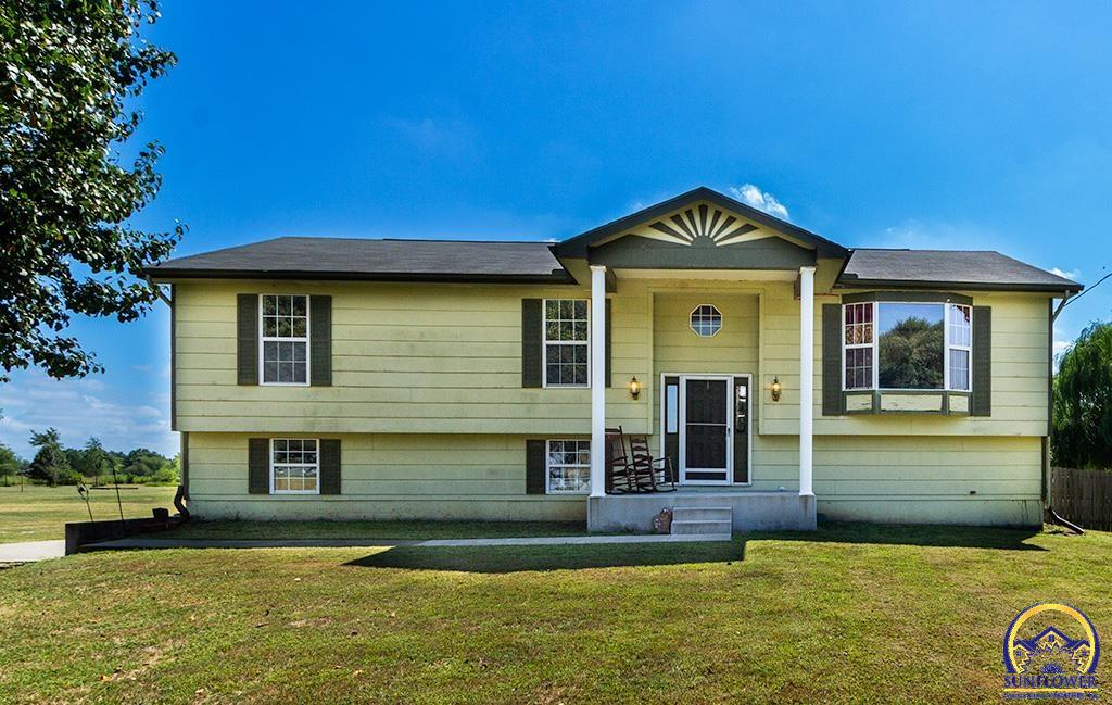 1525 E Street, Osage City, KS 66523 Compass