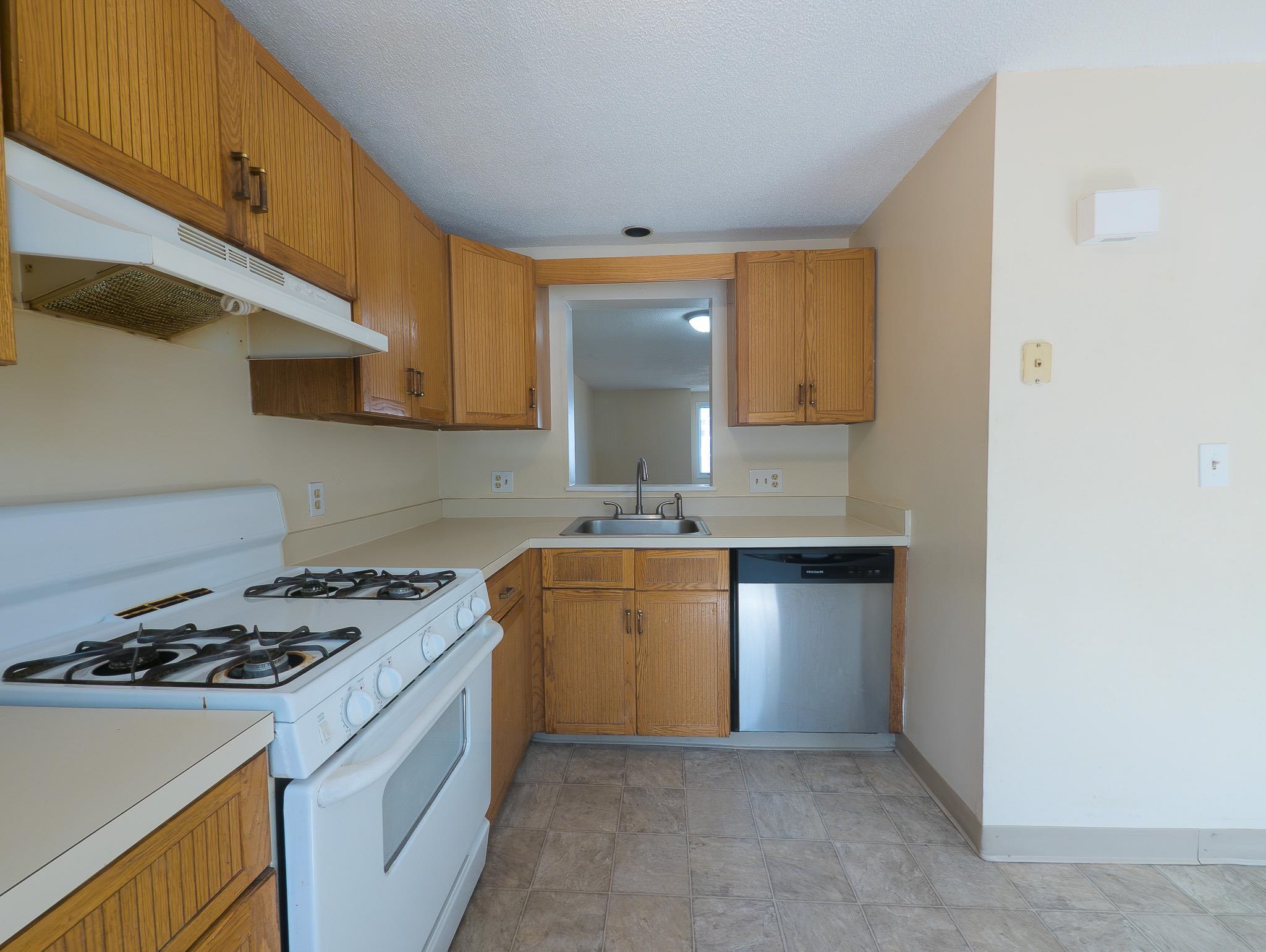 56 Merrimack Drive Merrimack, NH 03054 - Photo 4 of 26
