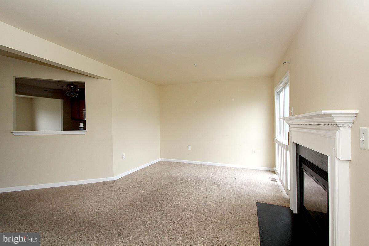 5529 Shallow River Road Clinton, MD 20735 - Photo 14 of 30 Living Room