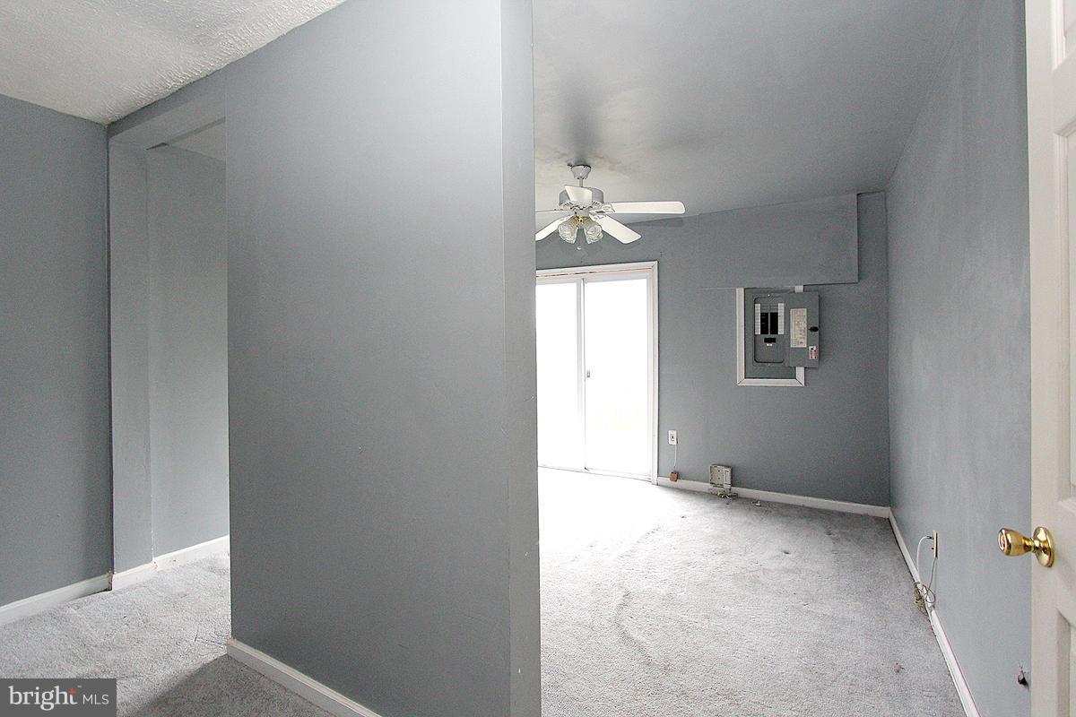 5529 Shallow River Road Clinton, MD 20735 - Photo 9 of 30 Family Room