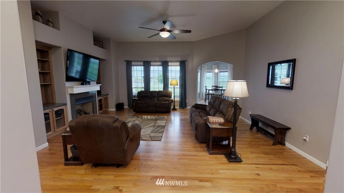 8118 2.4 Road Northeast Moses Lake, WA 98837 - Photo 6 of 25 Gallery Image 6
