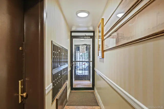 $485,000 | 403 East 87th Street, Unit 3B | Upper East Side