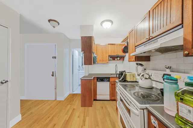$485,000 | 403 East 87th Street, Unit 3B | Upper East Side