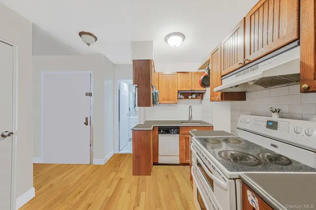 $485,000 | 403 East 87th Street, Unit 3B | Upper East Side
