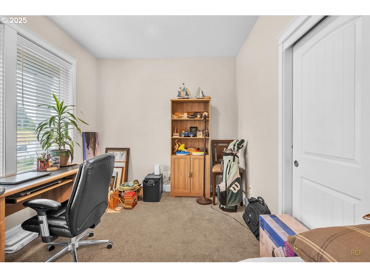 35560 Valley View Drive St. Helens, OR 97051 - Photo 23 of 47 a room with furniture and gym equipment