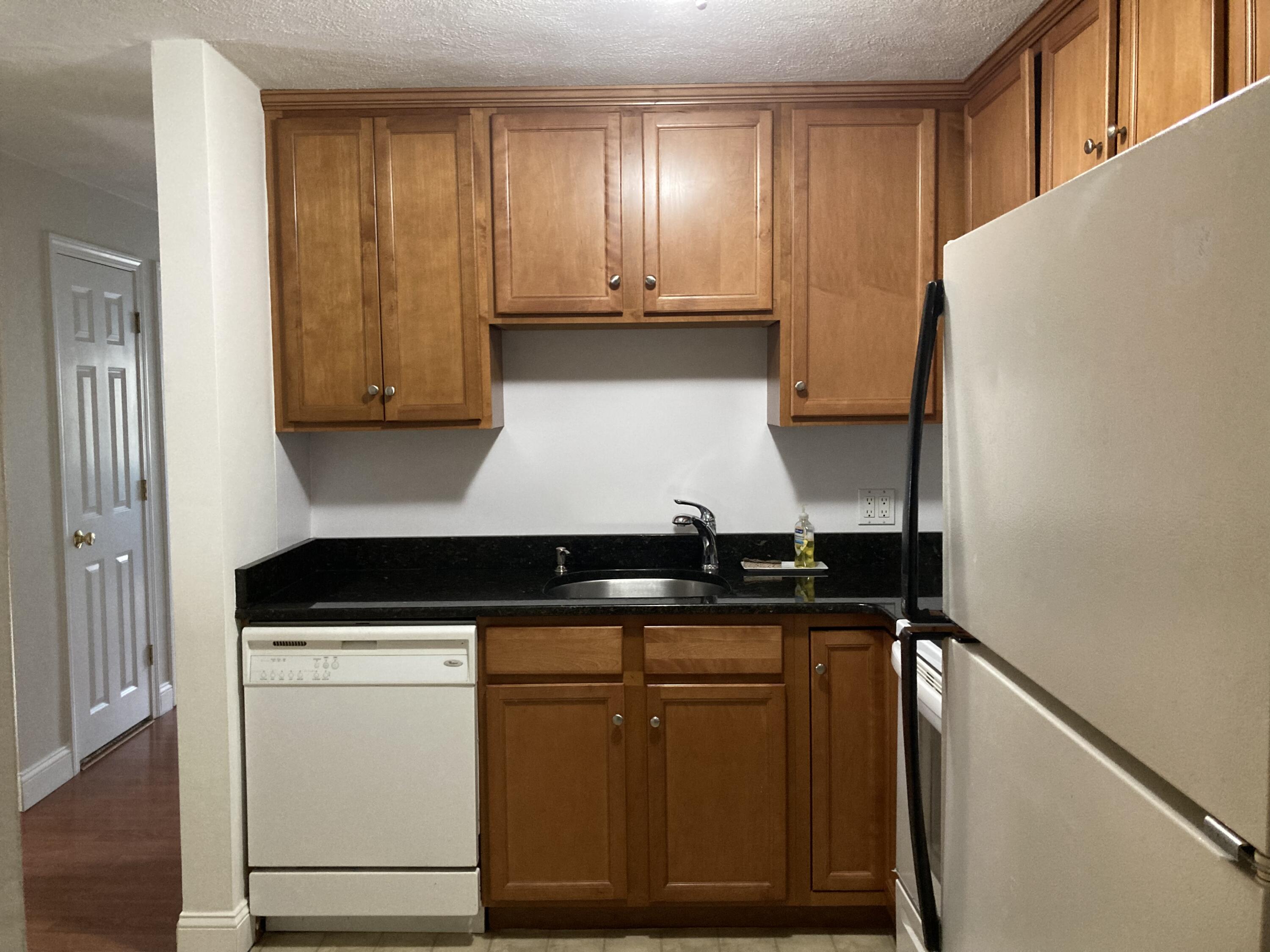 90-92 Sandwich Road, Unit D6 Bourne, MA 02532 - Photo 5 of 11 Granite Kitchen