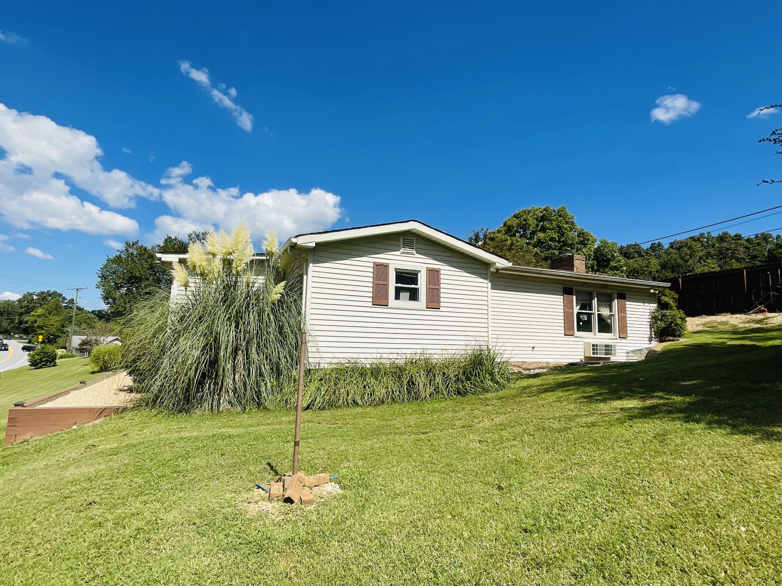 1035 Oyler Road Hardy, VA 24101 - Photo 25 of 70 side around back