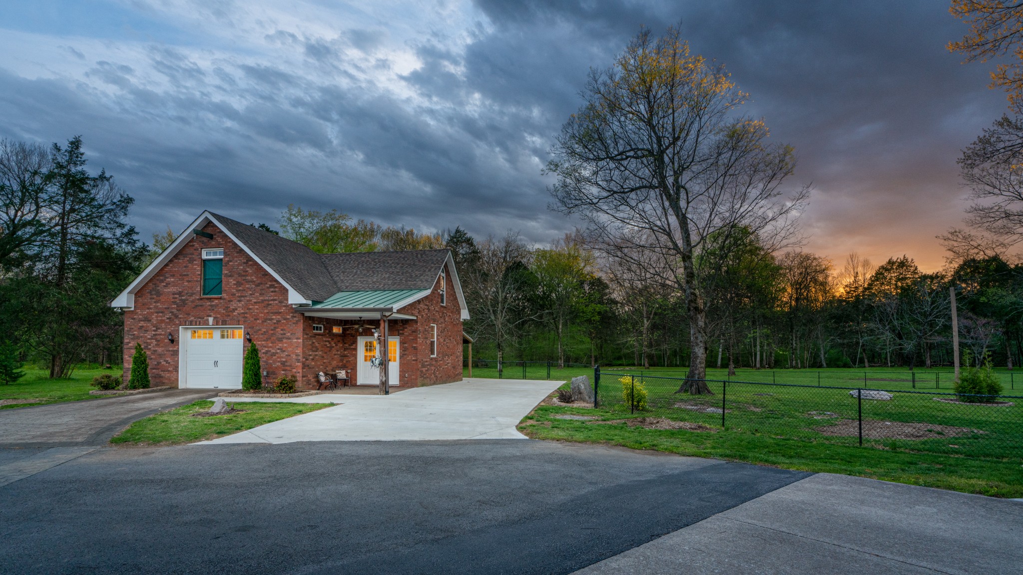 1805 North Lovvorn Road Christiana, TN 37037 - Photo 4 of 54 a front view of house with yard and green space