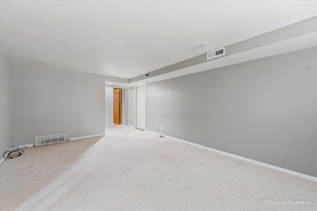 2302 Birch Lane Rolling Meadows, IL 60008 - Photo 20 of 30 a view of an empty room