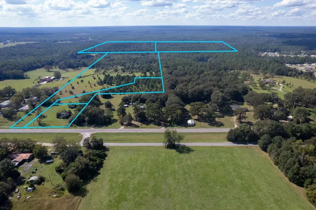 a view of a yard with an ocean