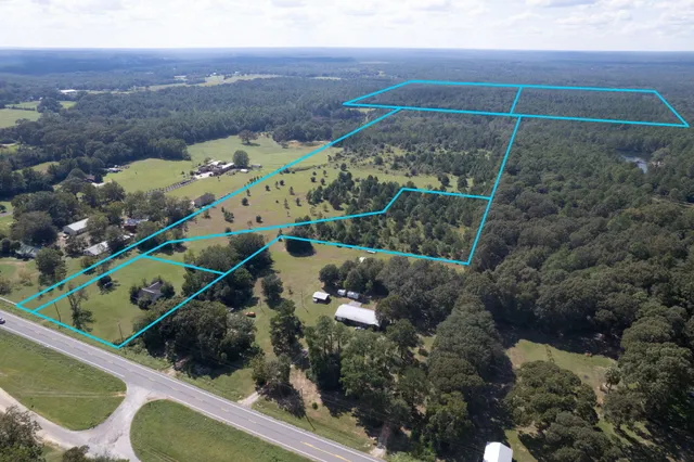 a view of a yard with an outdoor space