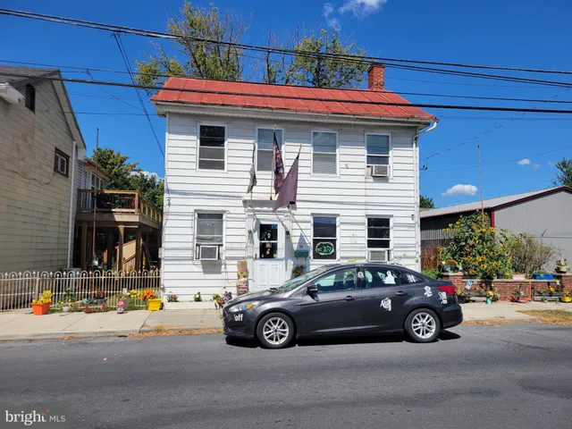 $219,900 | 13 East Allen Street, Mechanicsburg, PA 17055