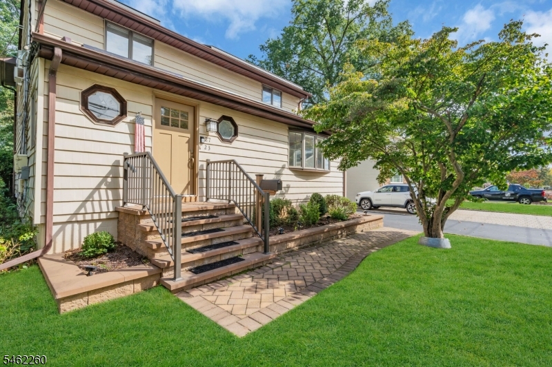 23 Evergreen Avenue Springfield, NJ 07081 - Photo 4 of 37 Gallery Image 4