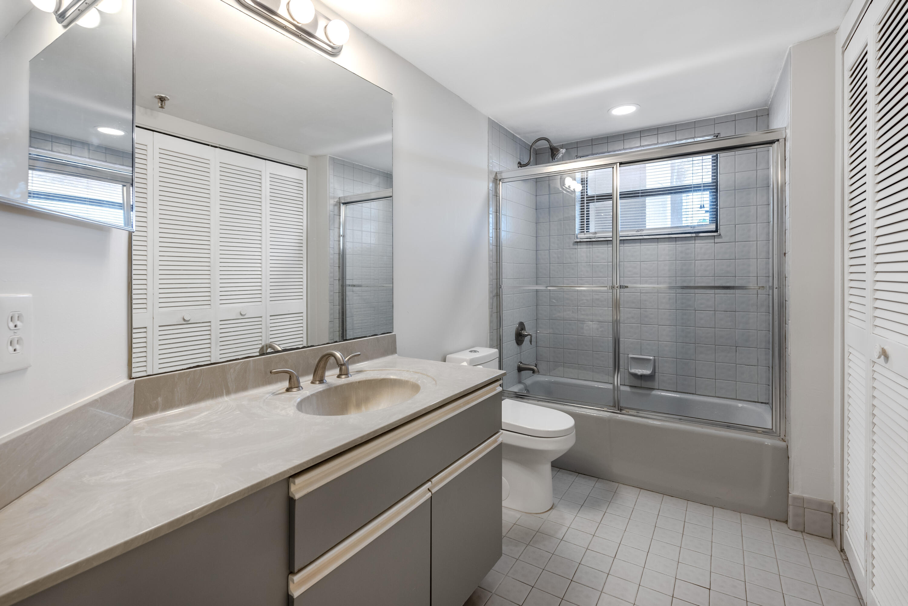 7519 La Paz Boulevard, Unit 302 Boca Raton, FL 33433 - Photo 14 of 29 7519 La Paz Blvd #302 (14 of 34)