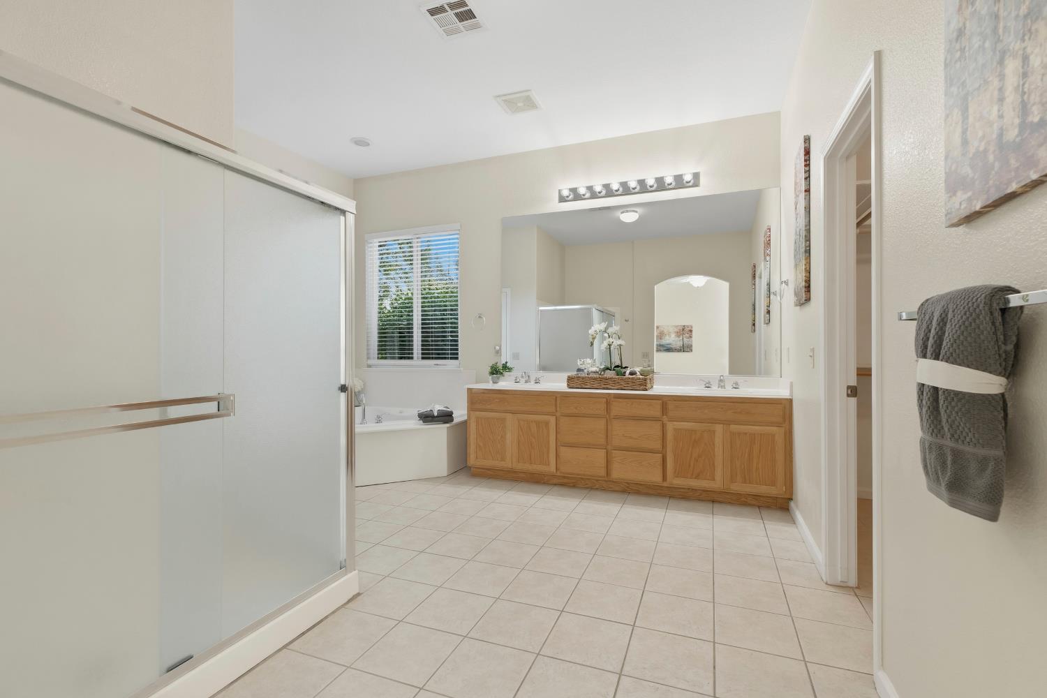 3808 Guildford Lane Modesto, CA 95355 - Photo 23 of 34