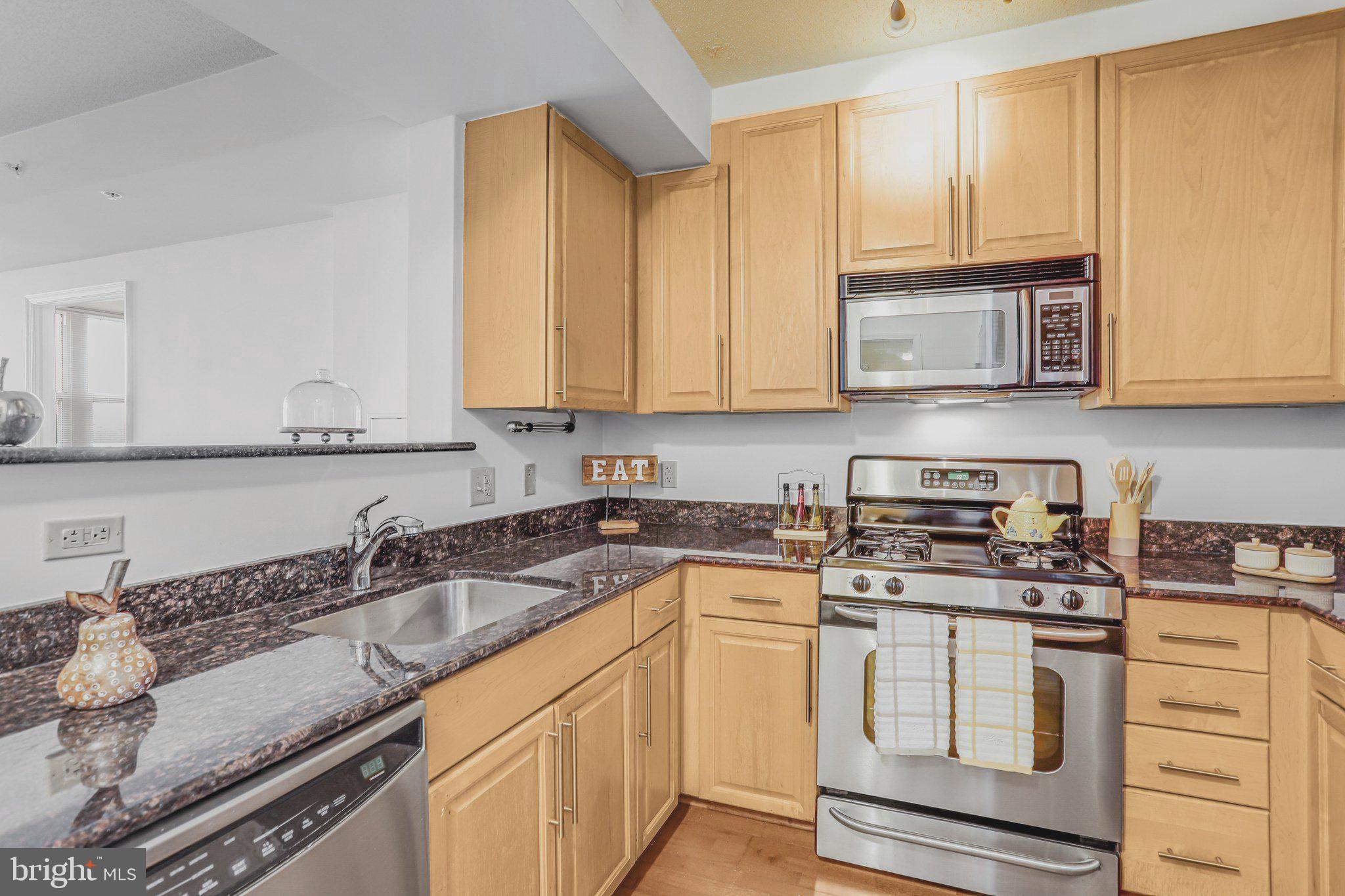 11760 Sunrise Valley Drive, Unit 415 Reston, VA 20191 - Photo 21 of 55 Kitchen