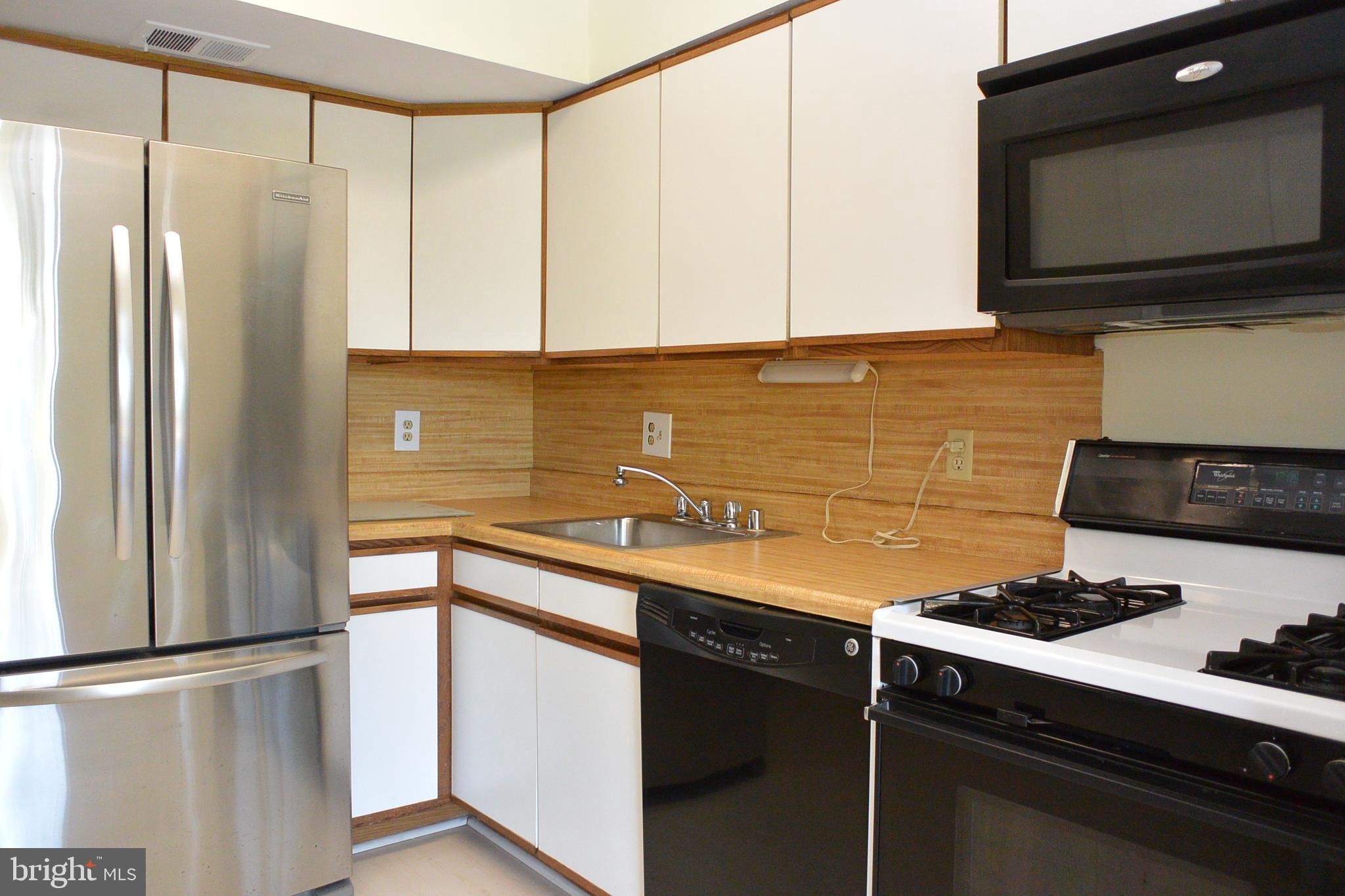 103 Cross Keys Road, Unit R103D2 Baltimore, MD 21210 - Photo 12 of 40