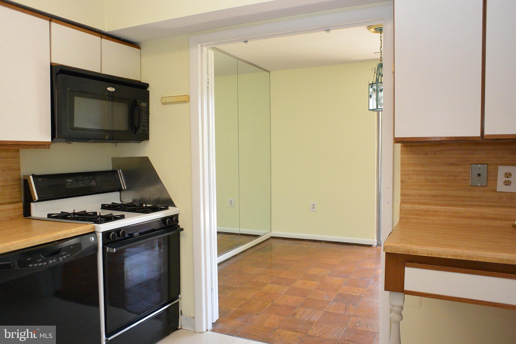 103 Cross Keys Road, Unit R103D2 Baltimore, MD 21210 - Photo 13 of 40