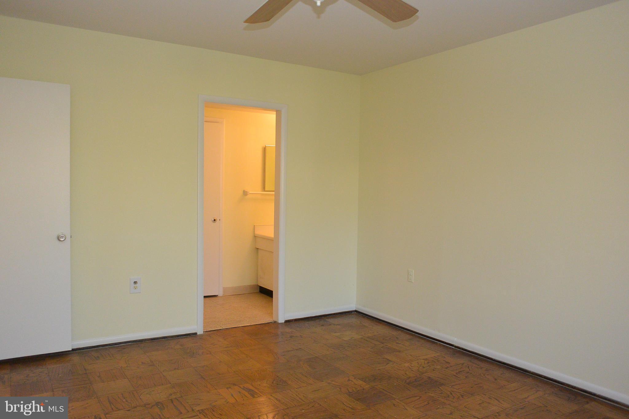 103 Cross Keys Road, Unit R103D2 Baltimore, MD 21210 - Photo 24 of 40