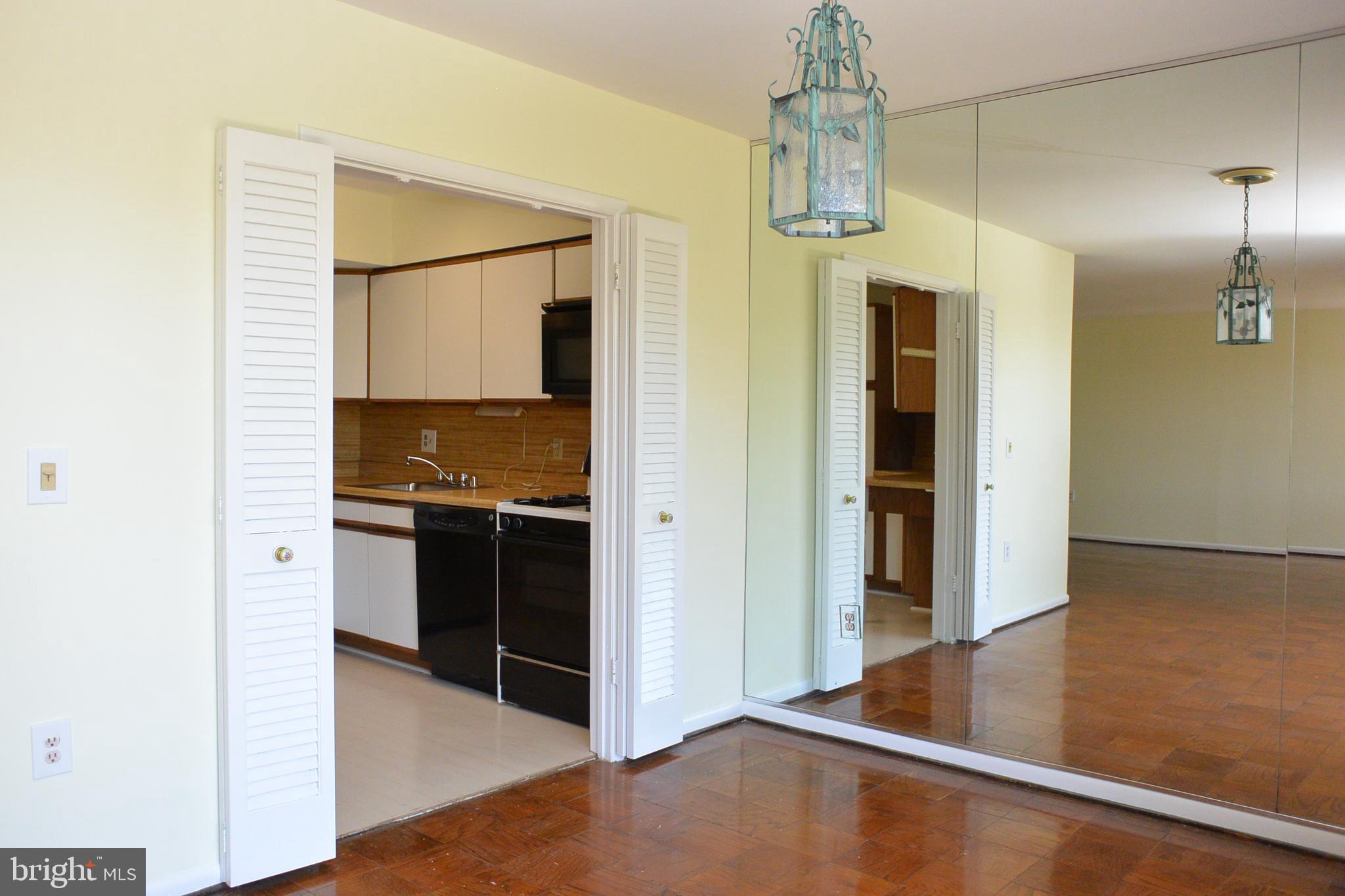 103 Cross Keys Road, Unit R103D2 Baltimore, MD 21210 - Photo 10 of 40