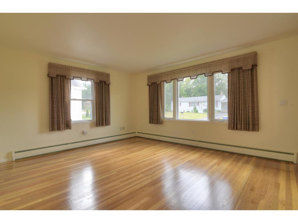 9 Knollcrest Road Goffstown, NH 03045 - Photo 14 of 36 Gallery Image 14