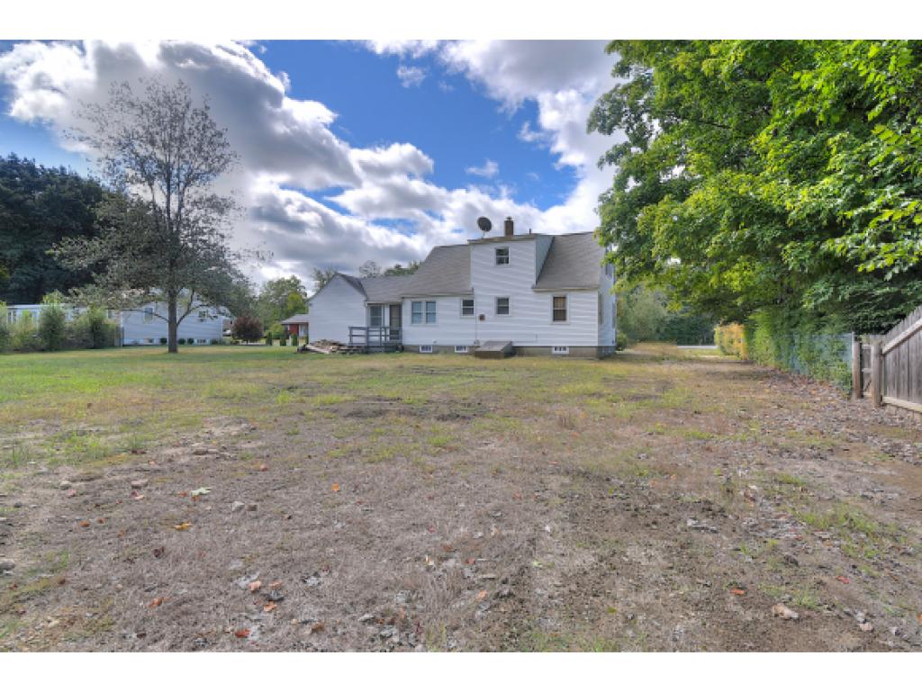 9 Knollcrest Road Goffstown, NH 03045 - Photo 4 of 36 Gallery Image 4