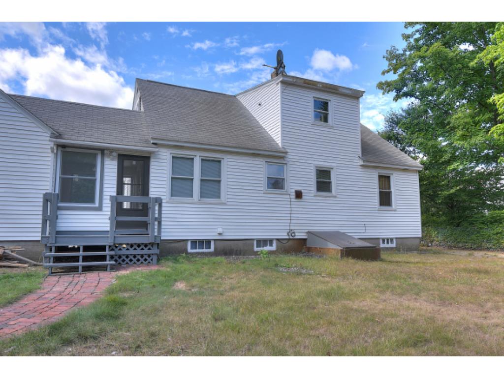 9 Knollcrest Road Goffstown, NH 03045 - Photo 7 of 36 Gallery Image 7