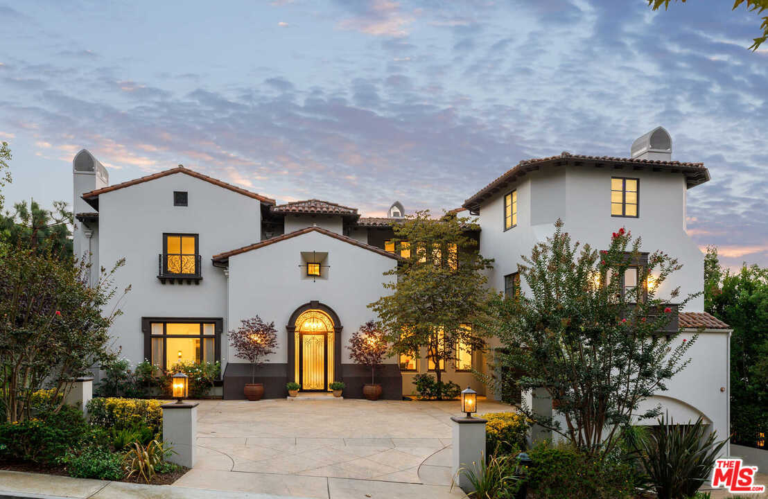 3307 Clerendon Road Beverly Hills, CA 90210 - Photo 1 of 17