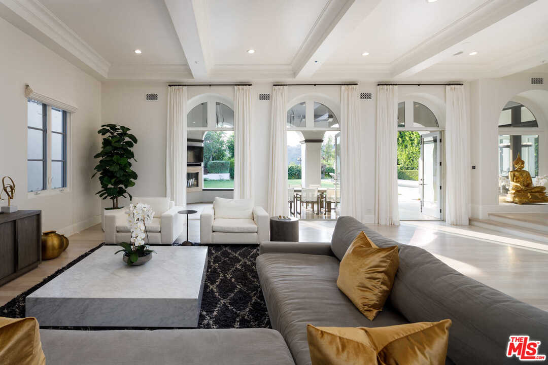 3307 Clerendon Road Beverly Hills, CA 90210 - Photo 7 of 17
